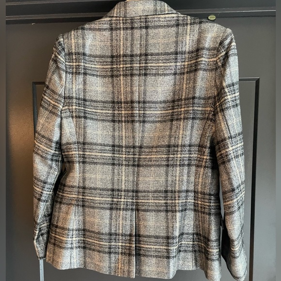 L’Agence Diana Skinny Lapel Blazer, Metallic Gray, Size 10 - Picture 14 of 16